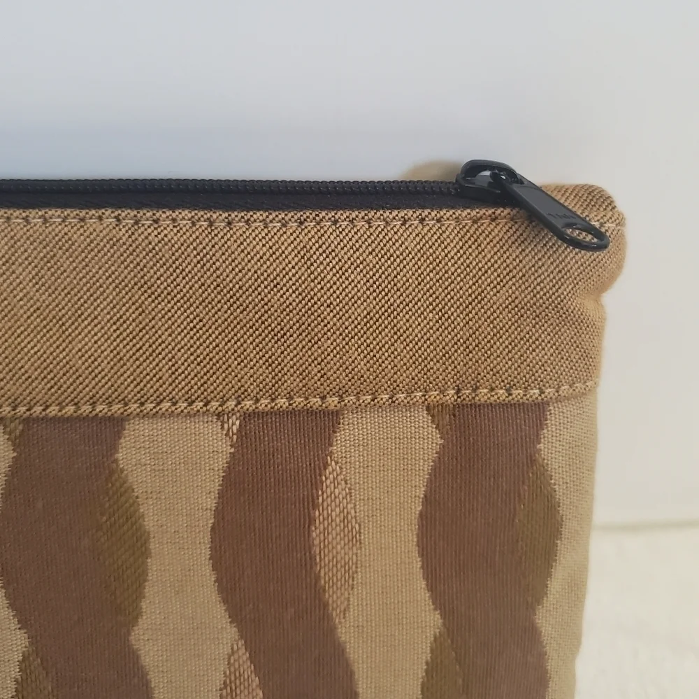 𝅺1154 Lill Studio Wristlet Clutch Bag Tan Brown Gold Swirl Design